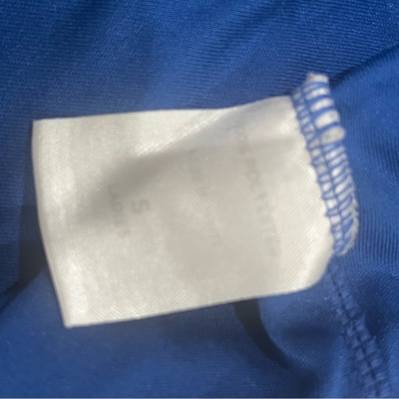 ‼️ Bundle of (3) CRUNCH Fitness 💪🏻 Workout Tank Tops - (2) Small (1) Medium - Picture 7 of 10